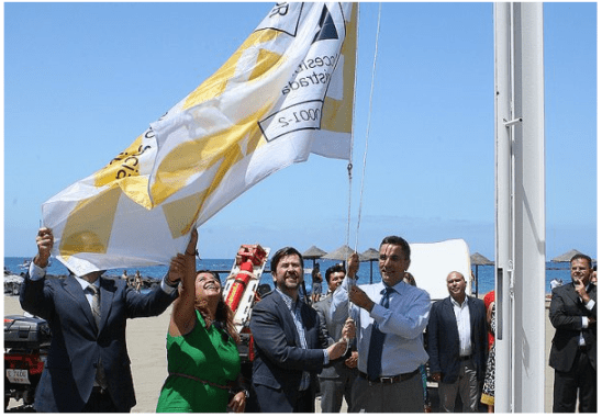 Izado bandera aenor playa de las vistas