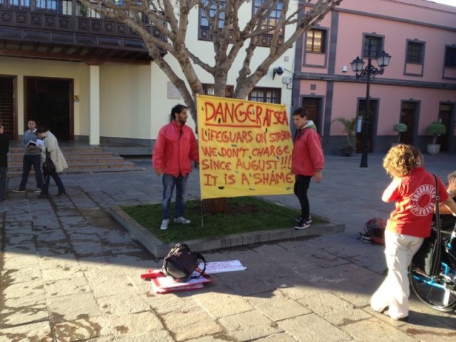 Protesa socorristas Arona